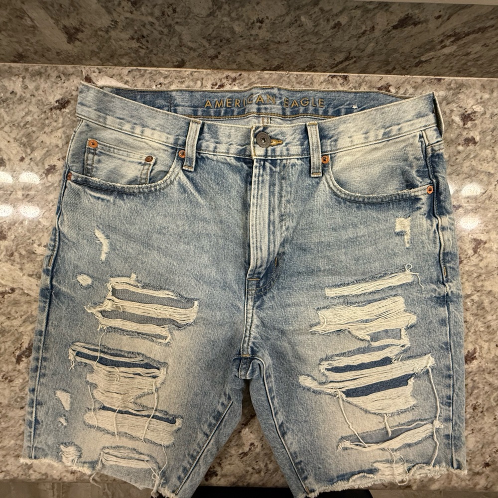 American Eagle Men’s Distressed Jean Shorts 33